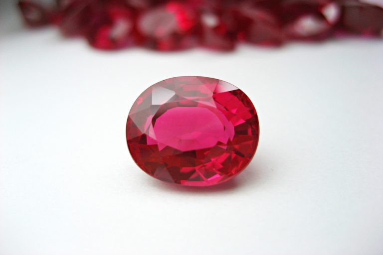 Đá Ruby Lục Yên